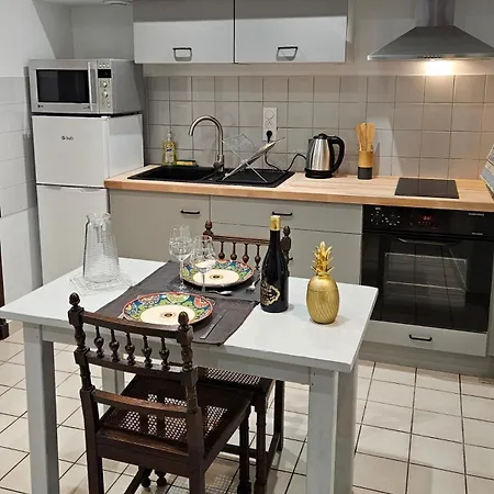 Apartman Au Coeur De Marcillac-Vallon